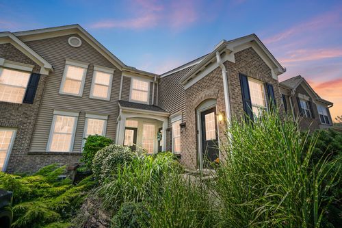 562 Rivers Breeze Dr, Ludlow, KY, 41016-1704 | Card Image