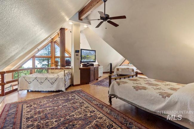 947 Thompson Dr, House other with 3 bedrooms, 4 bathrooms and 3 parking in Cascade ID | Image 15