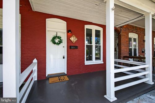 138 E Washington St, ELIZABETHTOWN, PA, 17022-2333 | Card Image