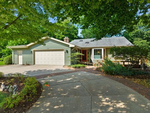 12655 N River Forest Cir, Mequon, WI, 53092-2538 | Card Image