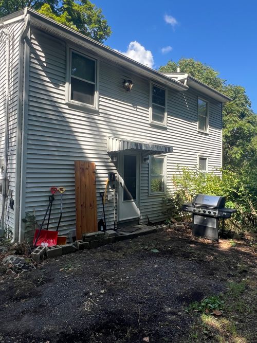 1 Hickory St, Bristol, CT, 06010-4348 | Card Image