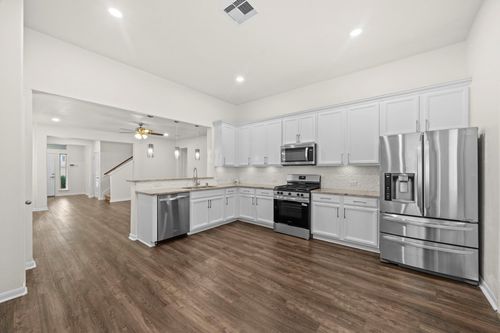 8122 Heartbrook Field Ln, Cypress, TX, 77433-5067 | Card Image