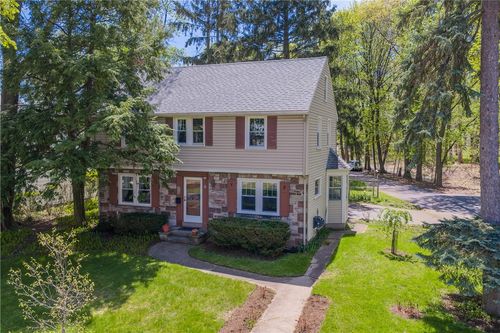 11 Covington Rd, Irondequoit, NY, 14617-4527 | Card Image