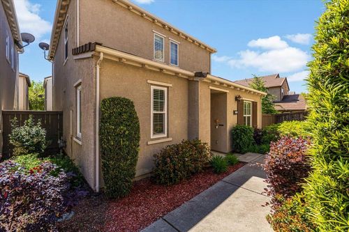51-51 Villa Gardens Ct, Roseville, CA, 95678-6057 | Card Image