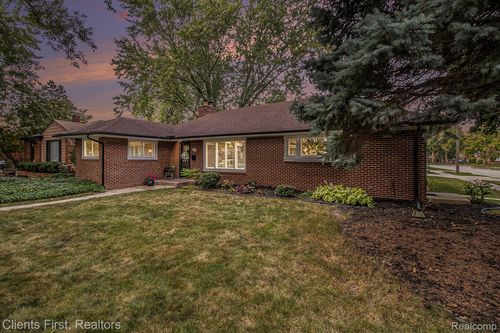 6506 Osage Ave, Allen Park, MI, 48101-2372 | Card Image
