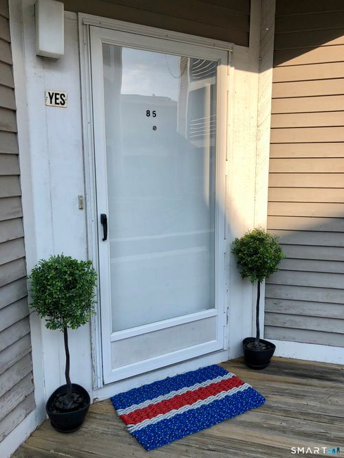 85-85 Harbour Close, New Haven, CT, 06519-2833 | Card Image