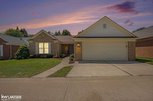 18810 Woods Dr W, Clinton Township, MI, 48036-4200 | Card Image