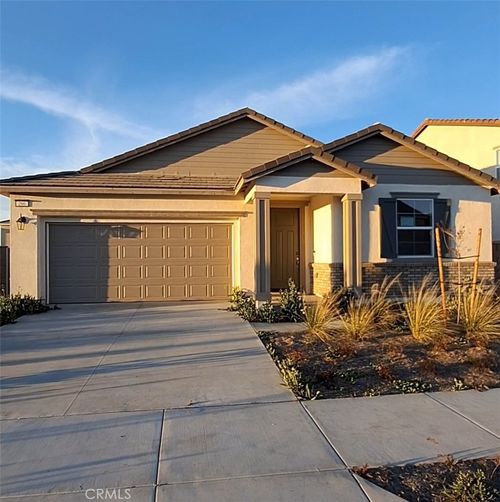 266 Planter Ct, Hemet, CA, 92543-8420 | Card Image