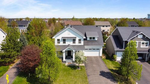 11464 Wagon Wheel Curv, Woodbury, MN, 55129-6725 | Card Image