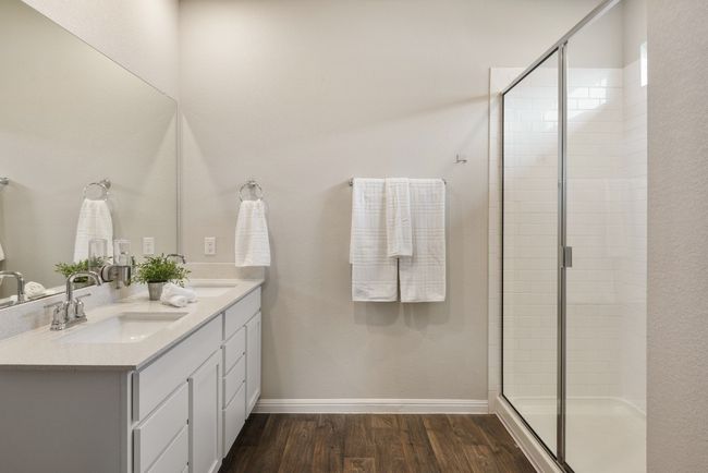 Bathroom with double vanity | Image 14
