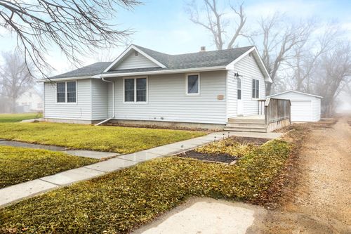 424 4th St Se, Hope, ND, 58046-9098 | Card Image