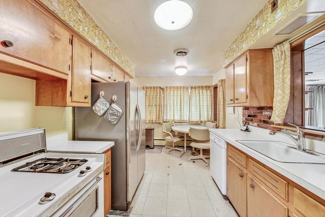 9 W Leon Ln, House other with 3 bedrooms, 1 bathrooms and null parking in Prospect Heights IL | Image 6