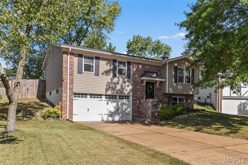1211 Pine Trl, Fenton, MO, 63026-4256 | Card Image