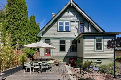 1609 Gladstone Ave, Victoria, BC, V8R1S6 | Card Image