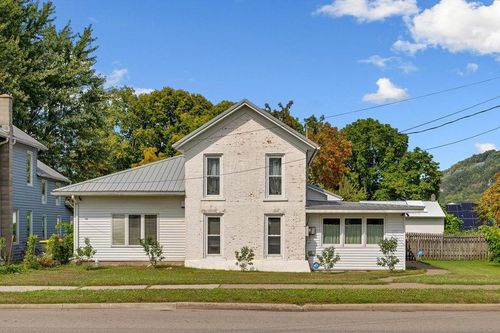 667 E Blackhawk Ave, Prairie Du Chien, WI, 53821-1600 | Card Image