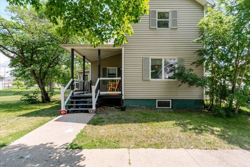 340 W 1st St, El Paso, IL, 61738-1017 | Card Image