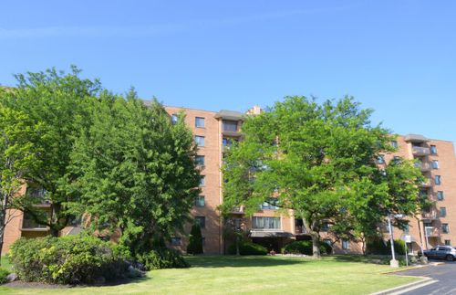 207-1747 W Crystal Ln, Mount Prospect, IL, 60056-5439 | Card Image
