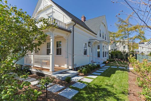 6 Washington Ave, Provincetown, MA, 02657-2306 | Card Image