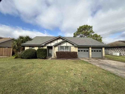 3164 Crest Dr, Port Neches, TX, 77651 | Card Image