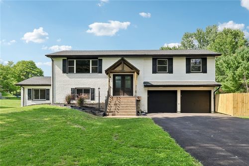 1130 Blue Sky Dr, New Castle, PA, 16105-4740 | Card Image