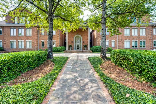 200-3733 W End Ave, Nashville, TN, 37205-2498 | Card Image