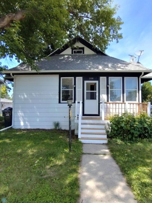 208 1st Ave Se, Dilworth, MN, 56529-1464 | Card Image