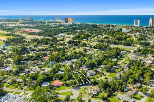 142 Half Acre Ln, Panama City Beach, FL, 32413-2209 | Card Image
