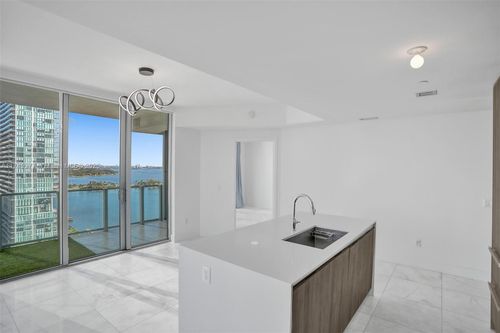 1601-2900 Ne 7th Ave, Miami, FL, 33137-4398 | Card Image