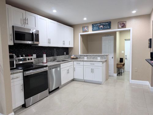 2000 Sw 95th Ter, Miramar, FL, 33025-1905 | Card Image