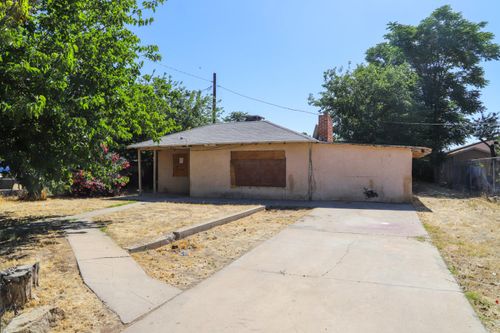 2413 S Sierra Vista Avenue, Fresno, CA, 93725 | Card Image