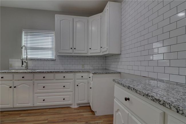 153 E Norway St, House other with 3 bedrooms, 1 bathrooms and 3 parking in Walnut Springs TX | Image 11