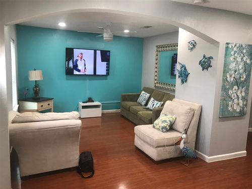 2319 56th St, Galveston, TX, 77551-5510 | Card Image