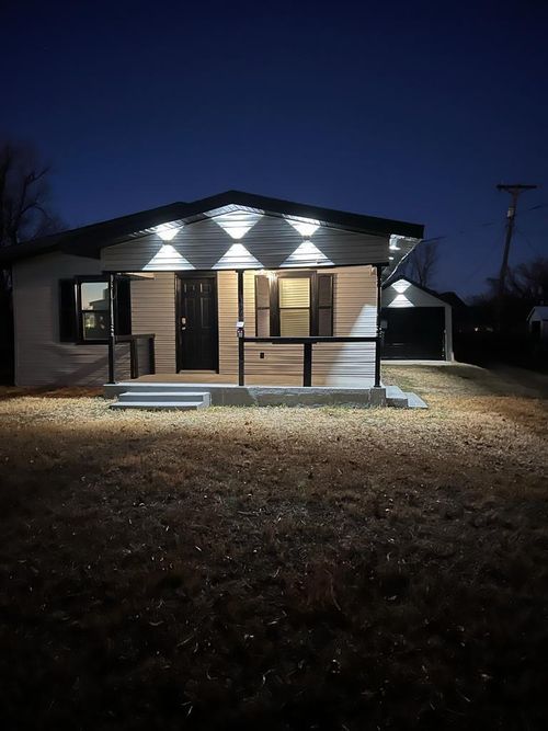 111 W 2nd St, Mobeetie, TX, 79061-4057 | Card Image