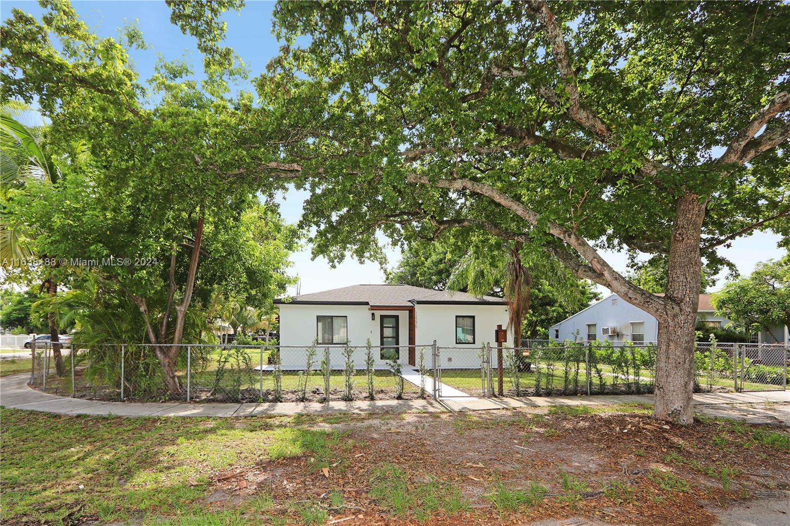 8th Ave, North Miami, FL 33168