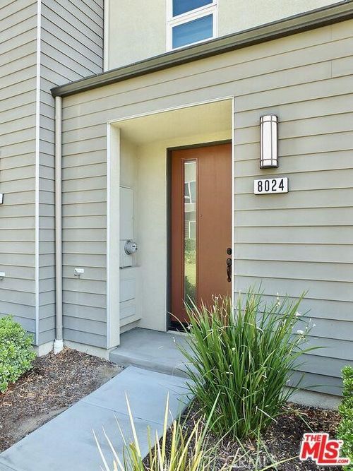 8024 Olive Ln, Downey, CA, 90241 | Card Image