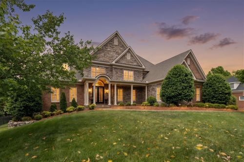 8218 Holly Rd, Brentwood, TN, 37027-7116 | Card Image