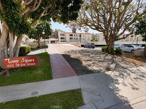 a312-600 W 3rd St, Santa Ana, CA, 92701-4834 | Card Image