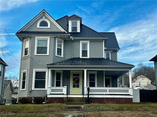 209 Oakwood Ave, Marietta, OH, 45750-2427 | Card Image