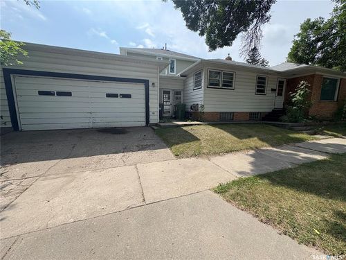 165 Third Ave N, Yorkton, SK, S3N1C4 | Card Image