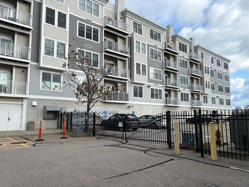 apt-105-400 Bank St, New London, CT, 06320-5553 | Card Image