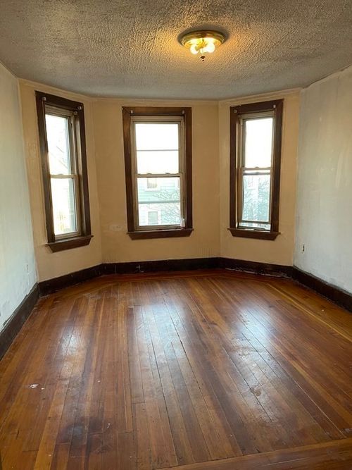 3-83 Central Ave, Chelsea, MA, 02150-3283 | Card Image