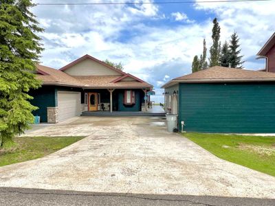 103 Lake Dr, House detached with 4 bedrooms, 3 bathrooms and 8 parking in Argentia Beach AB | Image 2