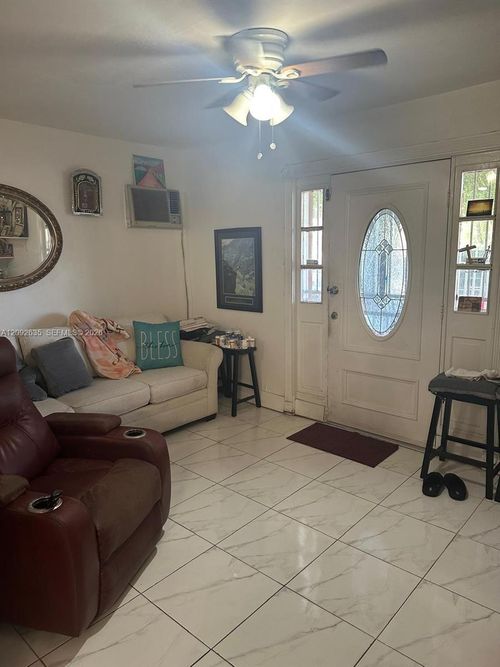3425 Nw 14th Ave, Miami, FL, 33142-5522 | Card Image