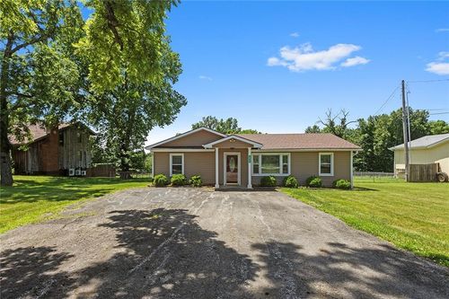9616 Lake Lotawana Dr, Lees Summit, MO, 64086-9713 | Card Image