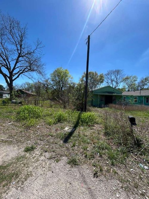 5222 Bennington St, Houston, TX, 77028-4208 | Card Image