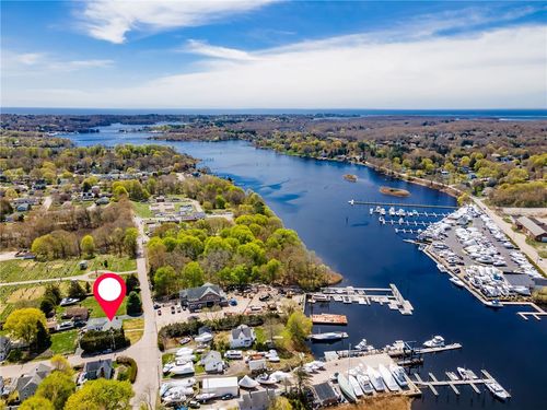 70 Margin St, Westerly, RI, 02891-2141 | Card Image