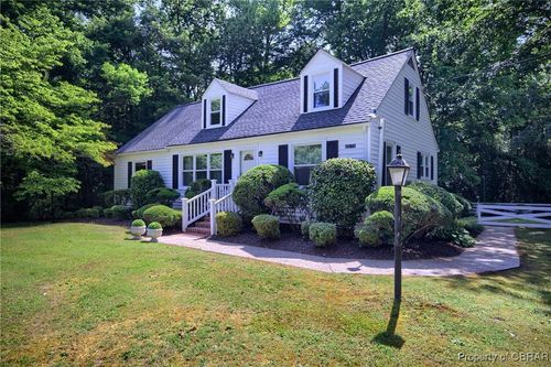 8579 Farys Mill Rd, Gloucester, VA, 23061-2904 | Card Image