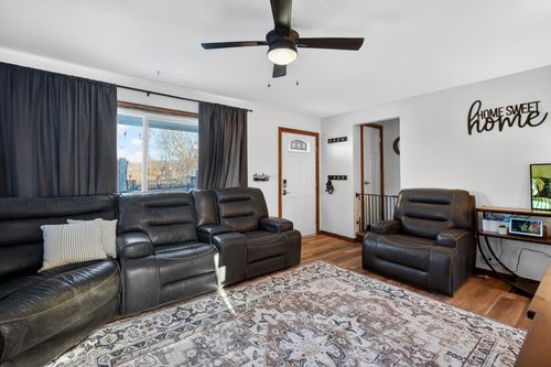 388 W 36th St N, Newton, IA, 50208-9020 | Card Image