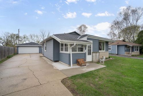 4627 W Kiley Avenue, Milwaukee, WI, 53223 | Card Image