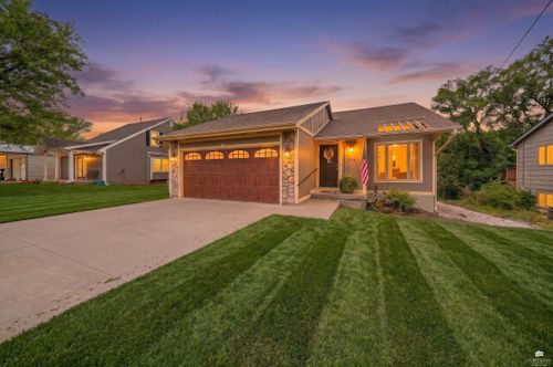 403 Hickory St, Wakefield, KS, 67487-9163 | Card Image